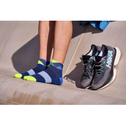 INCYLENCE PEAKS SHORT NAVY BLUE CANARY